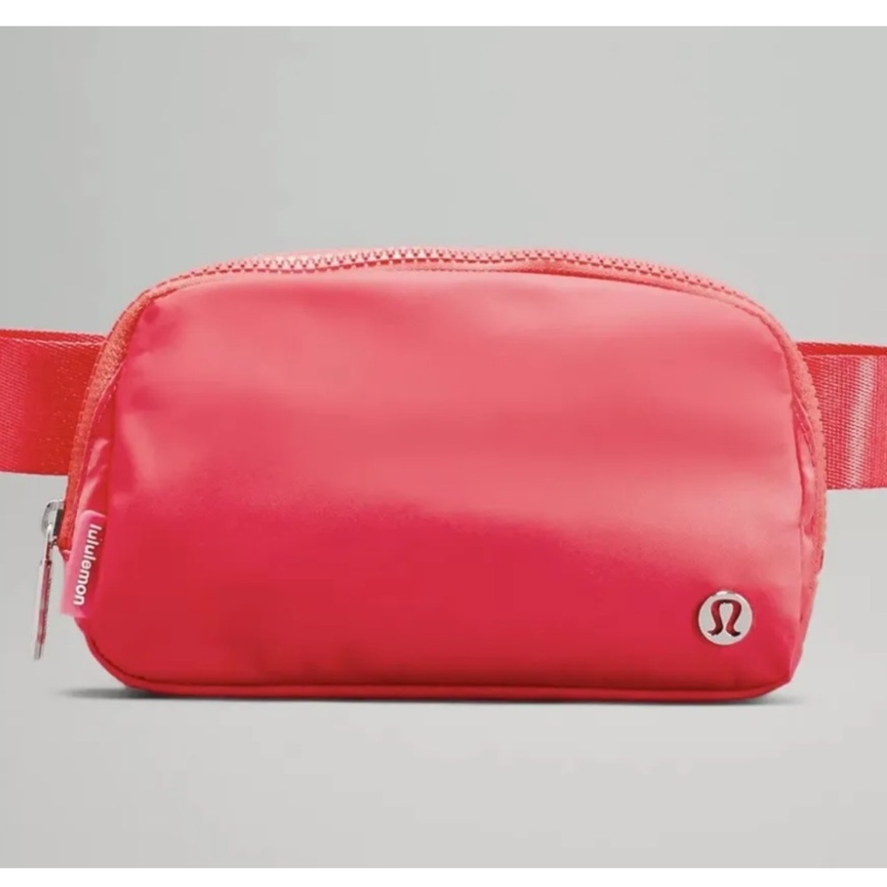 Lululemon belt bag Raspberry Pale